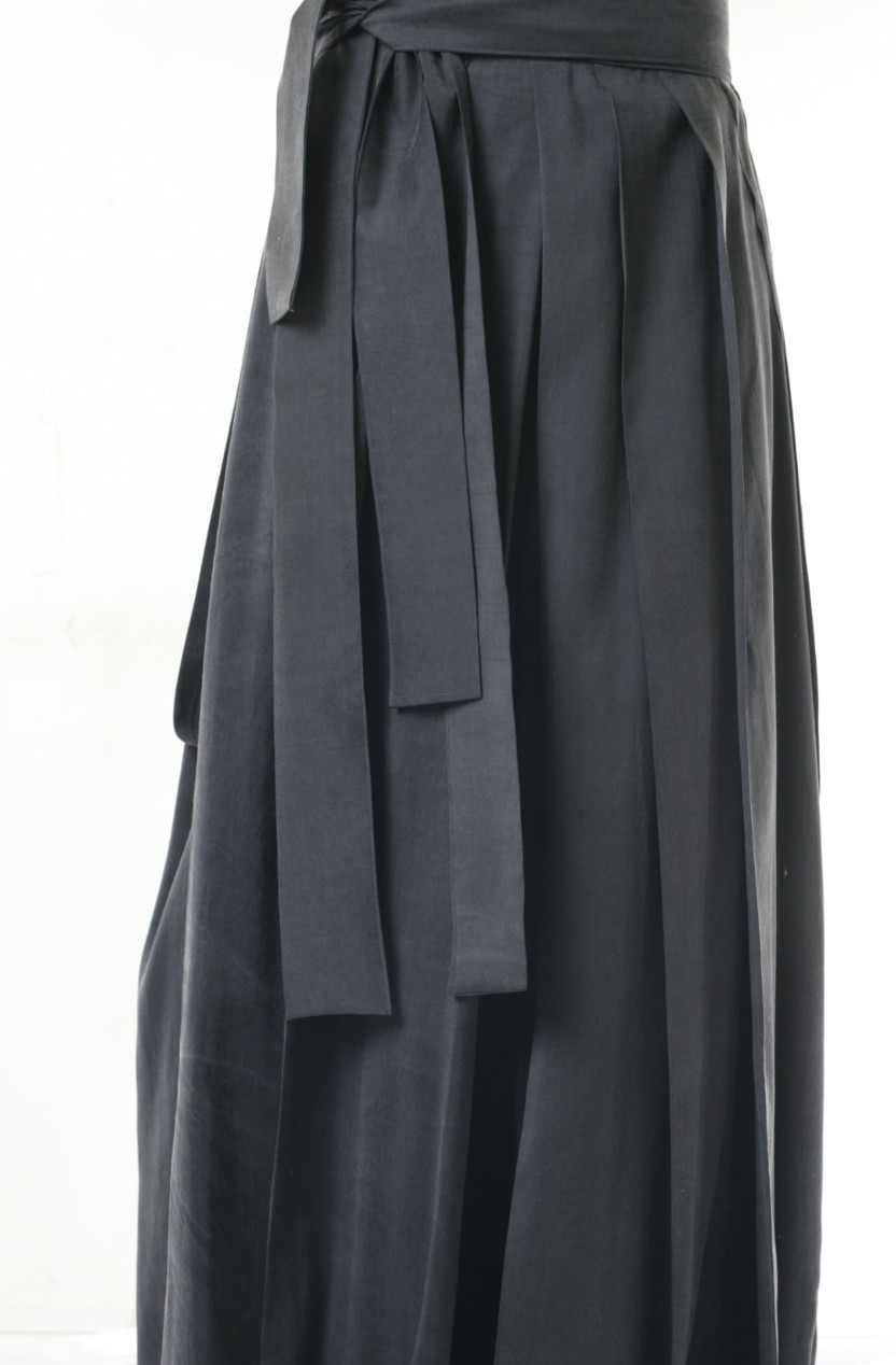 Hakama Trousers/Silk, studio — standing straight